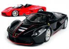 Bburago 1:24 Scale Red / Black Diecast Ferrari Laferrari Model