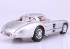 Silver Maisto 1:18 Scale Diecast Mercedes-Benz 300 SLR Model