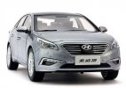 Silver/ White 1:18 Scale Diecast 2015 Hyundai Sonata Model