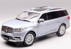 1:18 Scale Light Blue Diecast 2018 Lincoln Navigator SUV Model