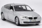 Blue / Silver 1:24 Scale MotorMax Diecast BMW 5 Series GT Model