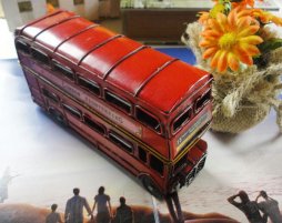 Classical Retro Red Iron-Made Double Decker London Bus Model