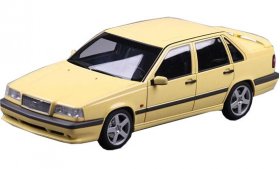 Yellow 1:18 Scale Autoart Diecast Volvo 850 T-5R Sedan Model