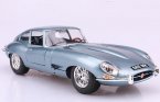 1:18 Scale Blue / Red Bburago Diecast Jaguar E Coupe 1961 Model