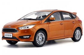 1:18 Scale White / Orange 2016 Diecast Ford New Focus Model