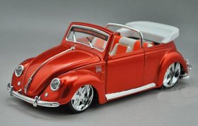 Orange 1:18 Scale Maisto Diecast 1951 VW Beetle Cabriolet Model