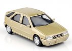 1:64 Scale Golden / Dark Green Diecast Citroen Fukang Model