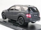 Creamy White 1:18 Scale Welly Diecast Mercedes Benz ML350 Model