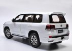 White / Black / Green Diecast Toyota Land Cruiser LC200 Model