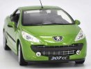 White / Green 1:18 Scale Welly Diecast Peugeot 207CC Model