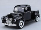 1:18 Scale Red / Black MotorMax Diecast 1940 Ford Pickup Model