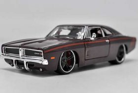 Brown 1:24 Scale Maisto Diecast Dodge Charger Model