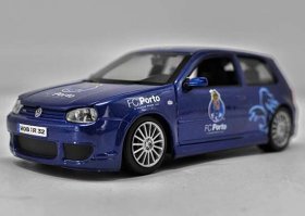 Blue 1:24 Scale Maisto Diecast VW Golf R32 Model