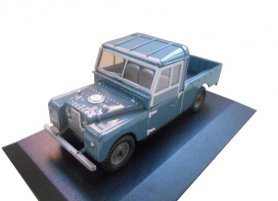 Blue 1:43 Scale OXFORD Die-Cast Land Rover Pickup Truck Model