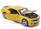 Yellow / Wine Red 1:24 Maisto Diecast Chevrolet Camaro Model