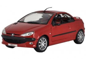 Welly 1:18 Scale Red / Green Diecast Peugeot 206CC Model