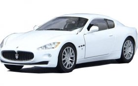 White / Black 1:24 MotorMax Diecast Maserati Gran Turismo