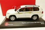 1:43 White / Black / Green 2010 Toyota Land Cruiser 200 VXR V8