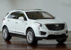 White 1:18 Scale Diecast 2020 Cadillac XT5 SUV Model