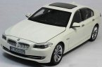 White / Black 1:18 Scale GTAUTOS Diecast BMW 535i Model