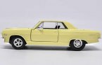 1:24 Scale Creamy White Maisto Diecast Chevrolet Malibu SS Model