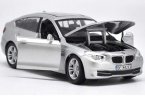 Blue / Silver 1:24 Scale MotorMax Diecast BMW 5 Series GT Model