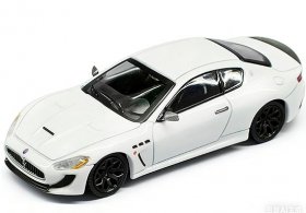 White 1:64 Scale Diecast Maserati GranTurismo Model