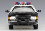 Black 1:24 Scale Welly Diecast 1999 Ford Crown Victoria Model