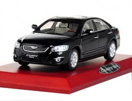 Black / Silver 1:43 Scale Diecast Toyota Camry Model