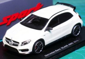 White 1:43 Scale Spark Diecast Mercedes Benz GLA 45 AMG Model