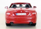 Red / White 1:24 Scale Maisto Mercedes-Benz SLK-Class Model