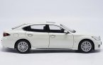 1:18 Scale Black / White Diecast 2017 Infiniti Q70L Model