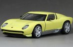 1:24 MotorMax Red / Yellow Diecast Lamborghini Miura Model