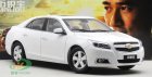 White / Wine Red 1:18 Scale Diecast Chevrolet Malibu Model