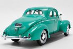 Green / Red 1:18 Maisto Diecast 1939 Ford Deluxe Coupe Model