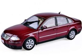 Wine Red / Silver 1:18 Scale Welly Diecast VW Passat Sedan Model