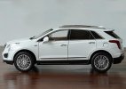 White 1:18 Scale Diecast 2020 Cadillac XT5 SUV Model