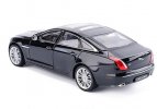 Black / White 1:24 Scale Welly Diecast Jaguar XJ Model