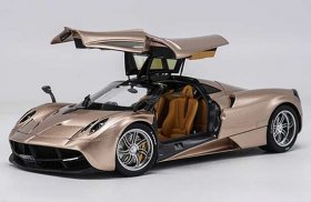 1:18 Golden / White / Wine Red Diecast Pagani Huayra V12 Model