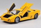 White / Yellow 1:24 Welly Diecast Lamborghini Diablo Model