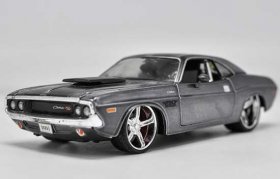 1:24 Scale Black Maisto Diecast Dodge Challenger R/T Model