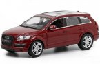 White / Red / Black 1:24 Scale Diecast Audi Q7 SUV Model