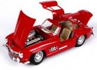 Red 1:24 Scale Bburago Diecast Mercedes-Benz 300 SL Model