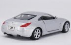 Silver / Blue 1:24 Scale Maisto Diecast Nissan 350Z Model