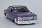 Purple / Golden 1:26 Maisto Diecast Chevrolet Caprice Model