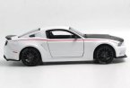 1:24 Green / White Diecast 2014 Ford Mustang Street Racer Model