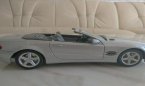 1:18 Scale Black / Silver Welly Mercedes-Benz SL500 Car Model