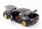 Black 1:24 Scale Maisto Diecast 2009 Nissan GT-R Model