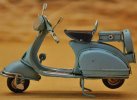 1:18 Scale Retro White /Red /Blue Tinplate Vespa Scooter Model