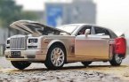 1:32 White /Red /Black / Golden Diecast Rolls-Royce Phantom Toy